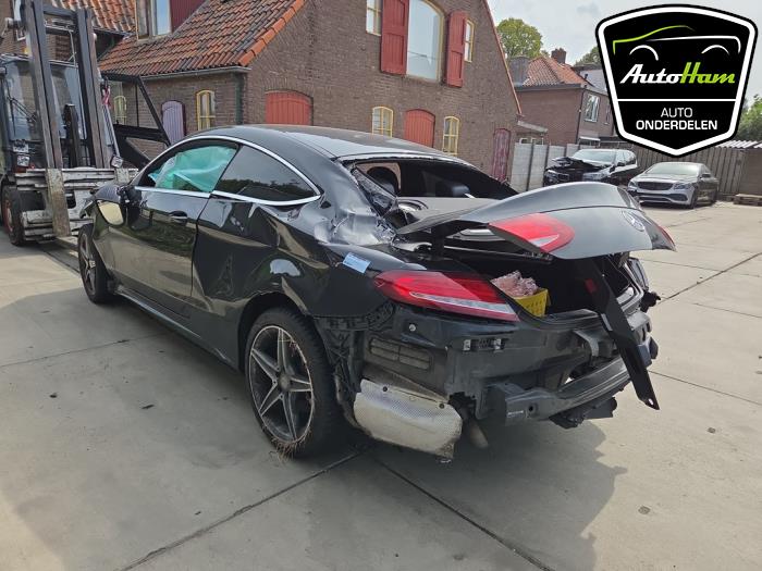 Mercedes C C-220d 2.2 16V BlueTEC Skrotfordon (2016, ZWART)