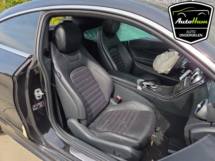 Mercedes C C-220d 2.2 16V BlueTEC Skrotfordon (2016, ZWART)