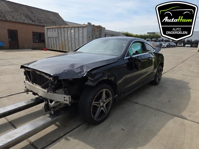 Mercedes C C-220d 2.2 16V BlueTEC Skrotfordon (2016, ZWART)