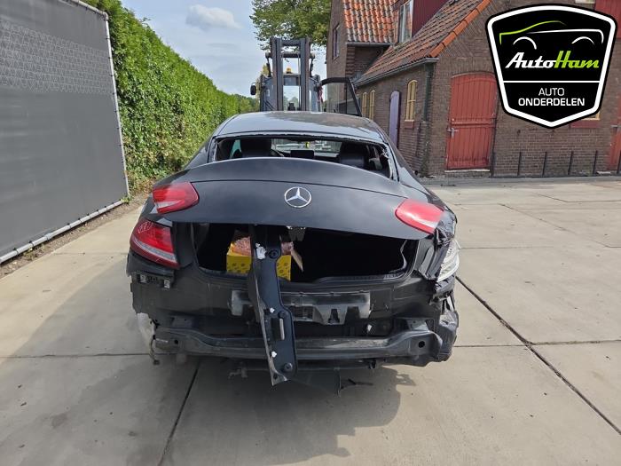 Mercedes C C-220d 2.2 16V BlueTEC Skrotfordon (2016, ZWART)