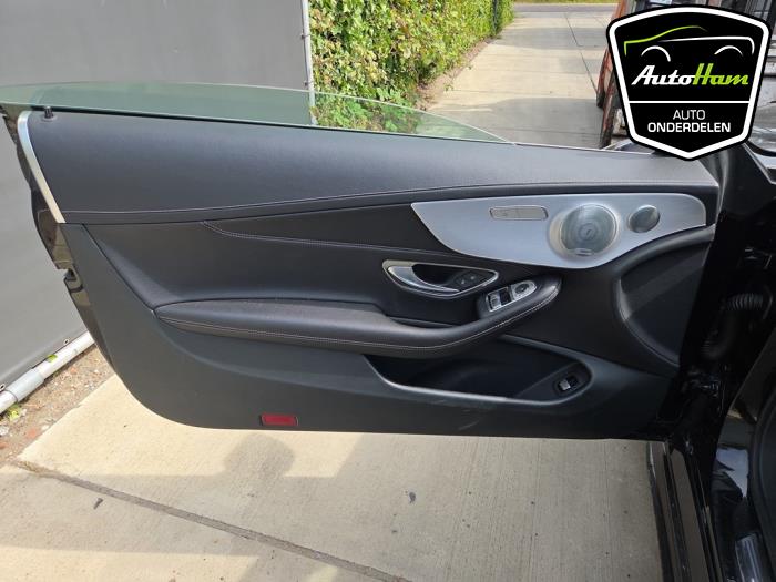 Mercedes C C-220d 2.2 16V BlueTEC Skrotfordon (2016, ZWART)