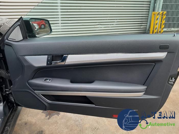 Mercedes E E-350 CGI V6 24V BlueEfficiency Skrotfordon (2012, ZWART)