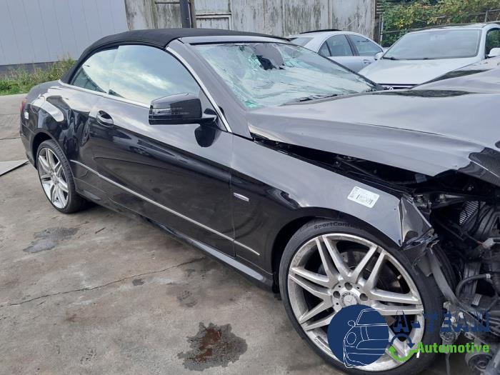 Mercedes E E-350 CGI V6 24V BlueEfficiency Skrotfordon (2012, ZWART)