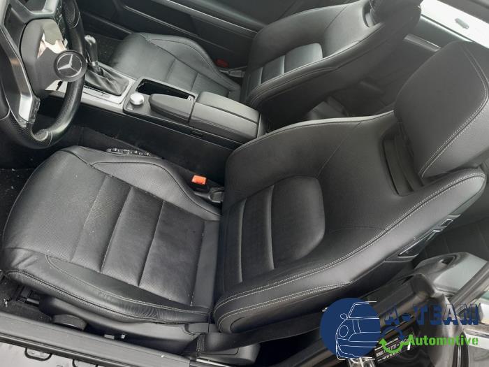 Mercedes E E-350 CGI V6 24V BlueEfficiency Skrotfordon (2012, ZWART)