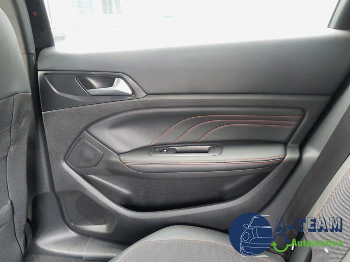 Peugeot 308 SW 1.2 12V e-THP PureTech 130 Sloopvoertuig (2019, Zwart)