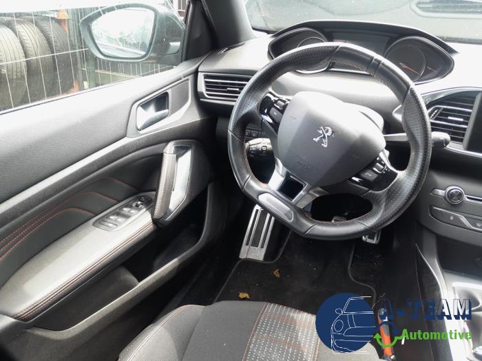 Peugeot 308 SW 1.2 12V e-THP PureTech 130 Sloopvoertuig (2019, Zwart)