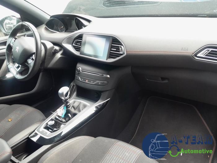 Peugeot 308 SW 1.2 12V e-THP PureTech 130 Sloopvoertuig (2019, Zwart)