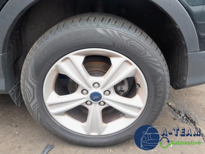 Ford Kuga II 1.6 EcoBoost 16V Sloopvoertuig (2013, Metallic, Zwart)