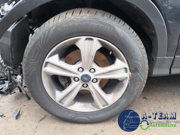 Ford Kuga II 1.6 EcoBoost 16V Sloopvoertuig (2013, Metallic, Zwart)