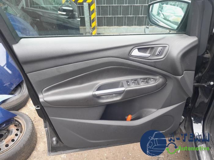 Ford Kuga II 1.6 EcoBoost 16V Sloopvoertuig (2013, Metallic, Zwart)