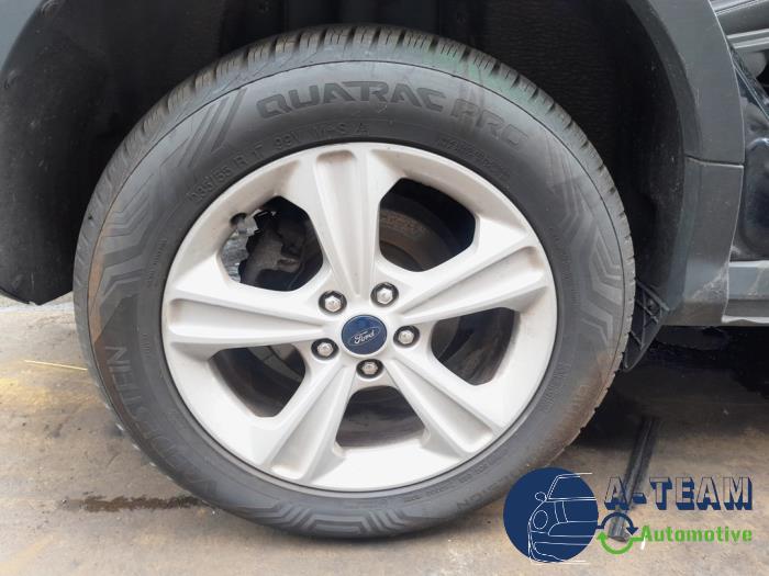 Ford Kuga II 1.6 EcoBoost 16V Sloopvoertuig (2013, Metallic, Zwart)