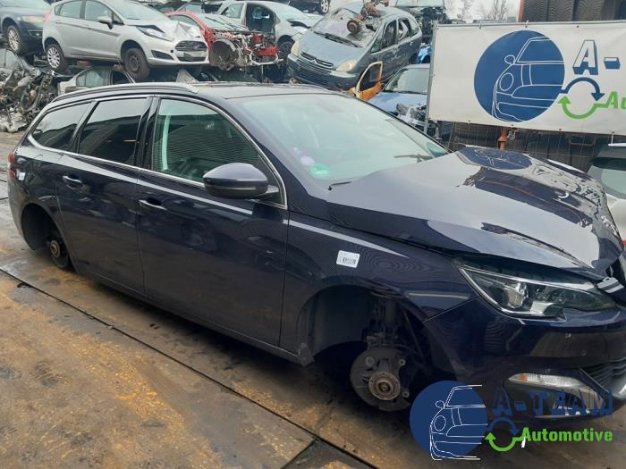 Peugeot 308 SW 1.2 12V e-THP PureTech 130 Sloopvoertuig (2017, Blauw)
