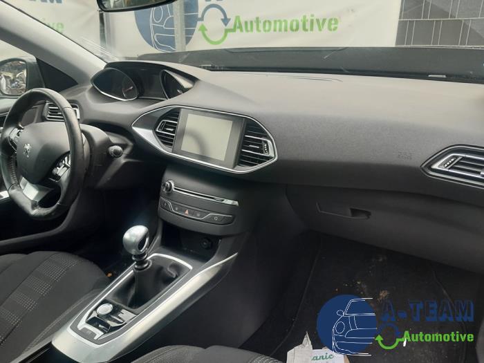 Peugeot 308 SW 1.2 12V e-THP PureTech 130 Sloopvoertuig (2017, Blauw)