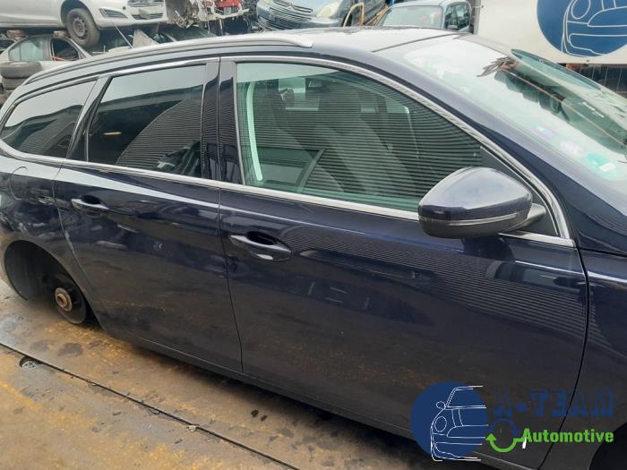 Peugeot 308 SW 1.2 12V e-THP PureTech 130 Sloopvoertuig (2017, Blauw)