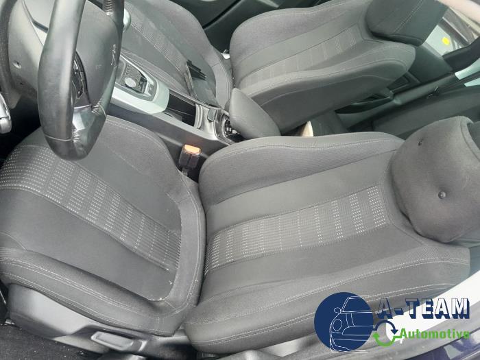 Peugeot 308 SW 1.2 12V e-THP PureTech 130 Sloopvoertuig (2017, Blauw)