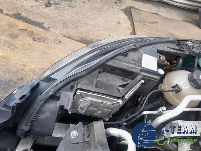 Peugeot 308 SW 1.2 12V e-THP PureTech 130 Sloopvoertuig (2017, Blauw)