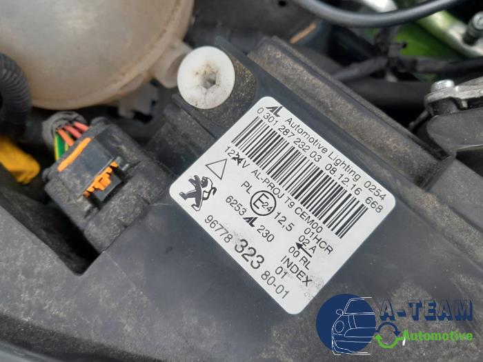 Peugeot 308 SW 1.2 12V e-THP PureTech 130 Sloopvoertuig (2017, Blauw)