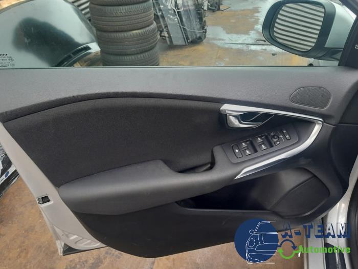 Volvo V40 2.0 D3 16V Sloopvoertuig (2016, Grijs)