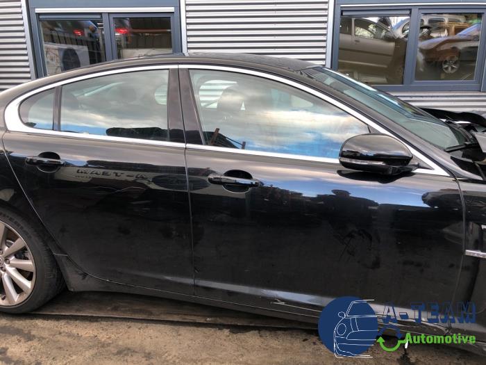 Jaguar XF 3.0 D V6 24V Skrotfordon (2010, ZWART)