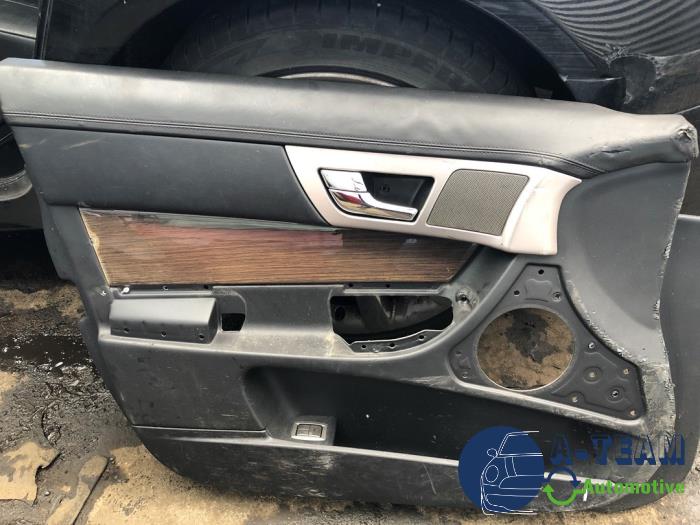 Jaguar XF 3.0 D V6 24V Skrotfordon (2010, ZWART)