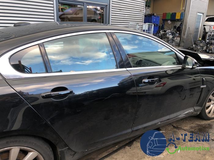 Jaguar XF 3.0 D V6 24V Skrotfordon (2010, ZWART)