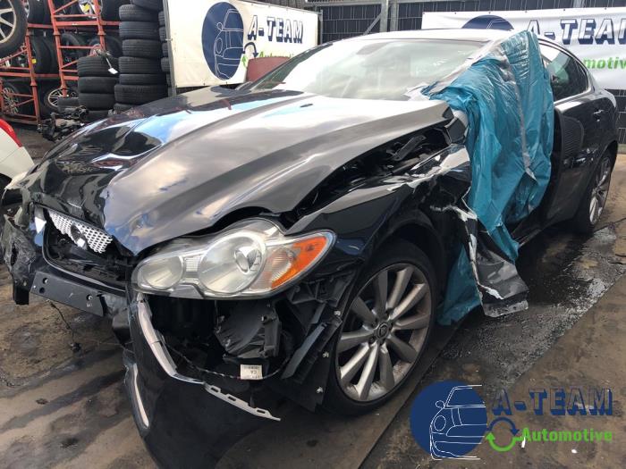 Jaguar XF 3.0 D V6 24V Skrotfordon (2010, ZWART)