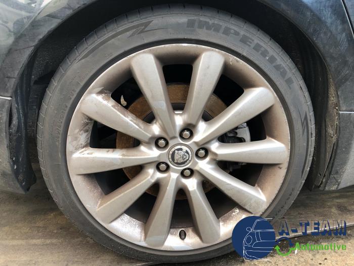 Jaguar XF 3.0 D V6 24V Skrotfordon (2010, ZWART)