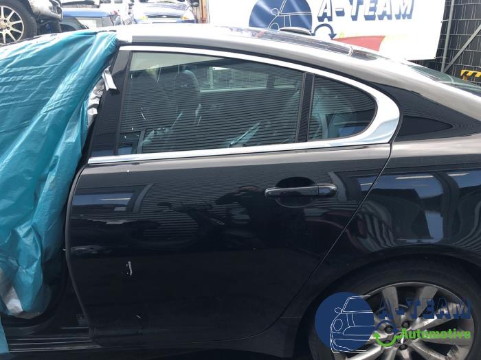 Jaguar XF 3.0 D V6 24V Skrotfordon (2010, ZWART)