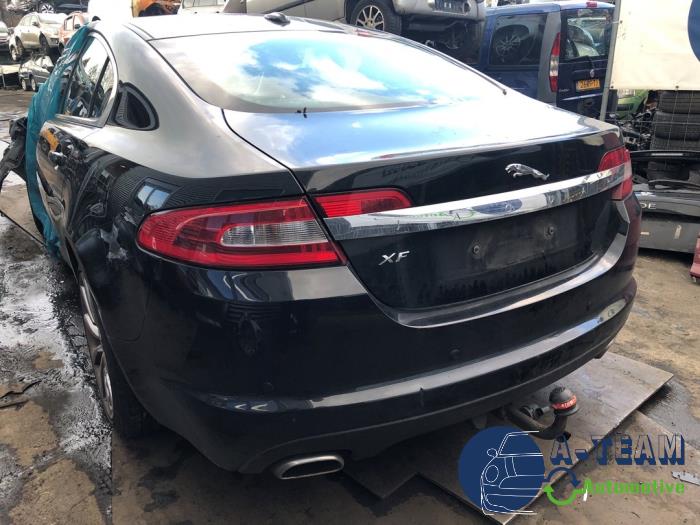 Jaguar XF 3.0 D V6 24V Skrotfordon (2010, ZWART)