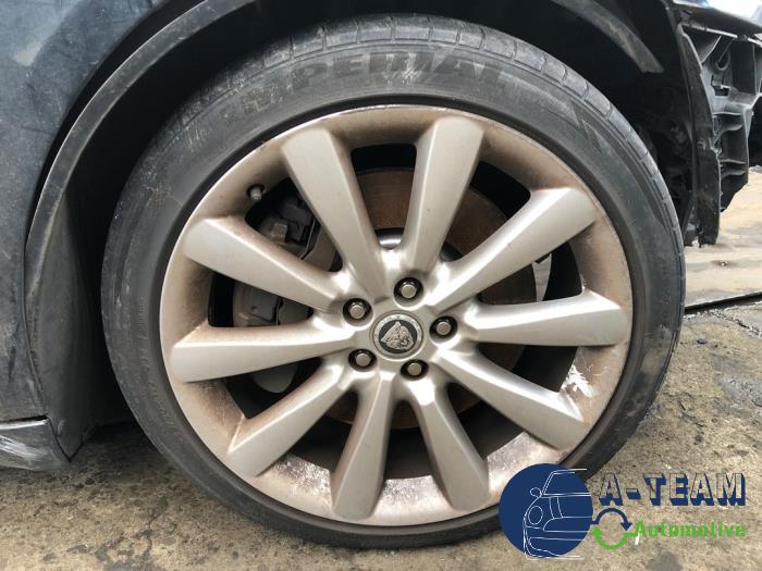 Jaguar XF 3.0 D V6 24V Skrotfordon (2010, ZWART)