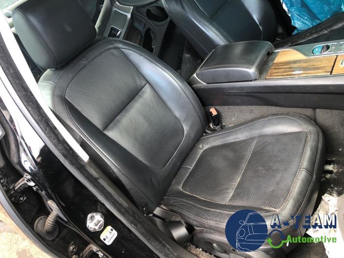 Jaguar XF 3.0 D V6 24V Skrotfordon (2010, ZWART)