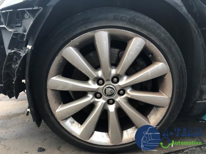 Jaguar XF 3.0 D V6 24V Skrotfordon (2010, ZWART)