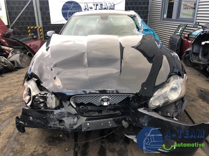 Jaguar XF 3.0 D V6 24V Skrotfordon (2010, ZWART)