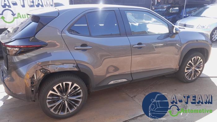 Toyota Yaris Cross 1.5 12V Hybrid 115 Sloopvoertuig (2022, Grijs)