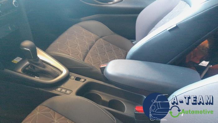 Toyota Yaris Cross 1.5 12V Hybrid 115 Sloopvoertuig (2022, Grijs)