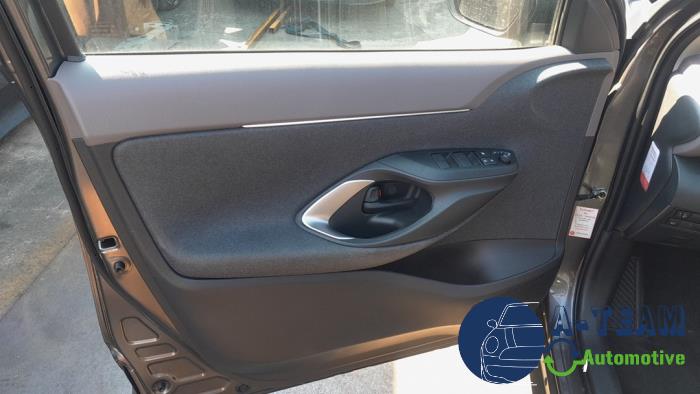 Toyota Yaris Cross 1.5 12V Hybrid 115 Sloopvoertuig (2022, Grijs)