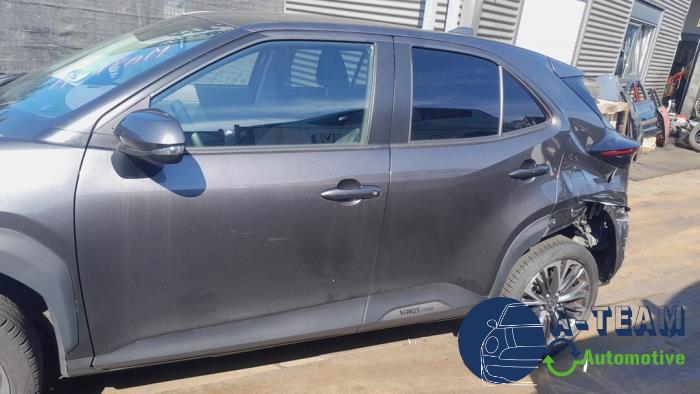 Toyota Yaris Cross 1.5 12V Hybrid 115 Sloopvoertuig (2022, Grijs)