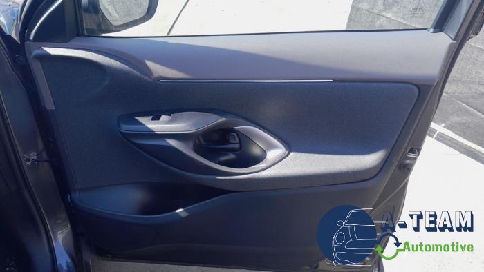 Toyota Yaris Cross 1.5 12V Hybrid 115 Sloopvoertuig (2022, Grijs)