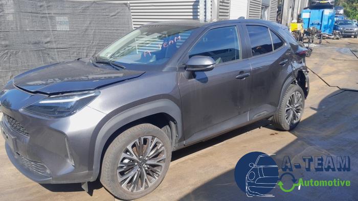 Toyota Yaris Cross 1.5 12V Hybrid 115 Sloopvoertuig (2022, Grijs)