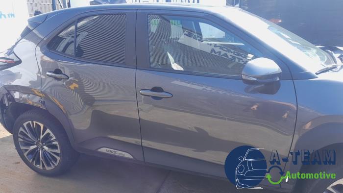 Toyota Yaris Cross 1.5 12V Hybrid 115 Sloopvoertuig (2022, Grijs)