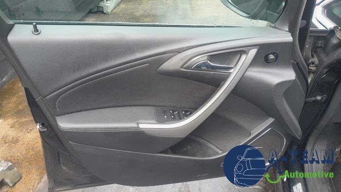 Opel Astra J 1.7 CDTi 16V EcoFLEX 130 Sloopvoertuig (2012, Zwart)