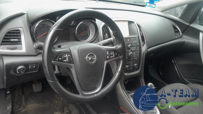 Opel Astra J 1.7 CDTi 16V EcoFLEX 130 Sloopvoertuig (2012, Zwart)