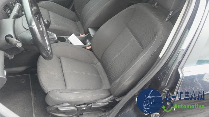 Opel Astra J 1.7 CDTi 16V EcoFLEX 130 Sloopvoertuig (2012, Zwart)