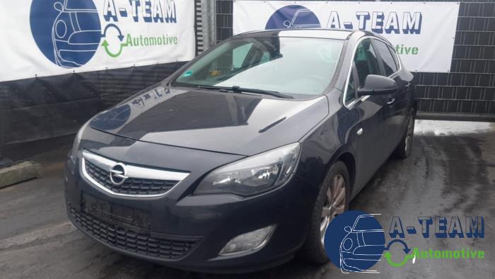 Opel Astra J 1.7 CDTi 16V EcoFLEX 130 Sloopvoertuig (2012, Zwart)
