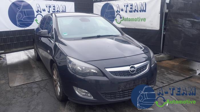 Opel Astra J 1.7 CDTi 16V EcoFLEX 130 Sloopvoertuig (2012, Zwart)