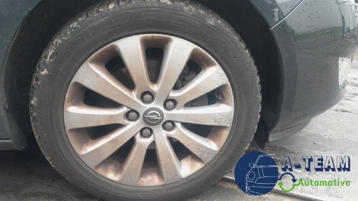 Opel Astra J 1.7 CDTi 16V EcoFLEX 130 Sloopvoertuig (2012, Zwart)