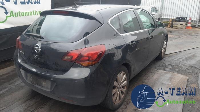 Opel Astra J 1.7 CDTi 16V EcoFLEX 130 Sloopvoertuig (2012, Zwart)