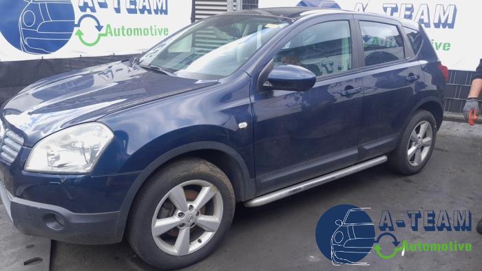 Nissan Qashqai 2.0 16V Skrotfordon (2007, BLAUW)