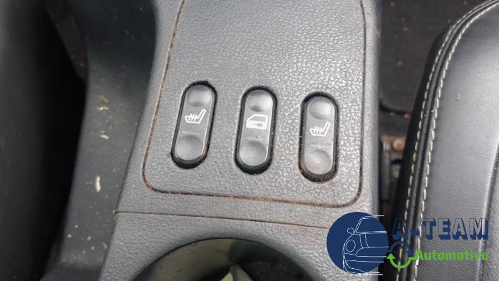 Nissan Qashqai 2.0 16V Skrotfordon (2007, BLAUW)