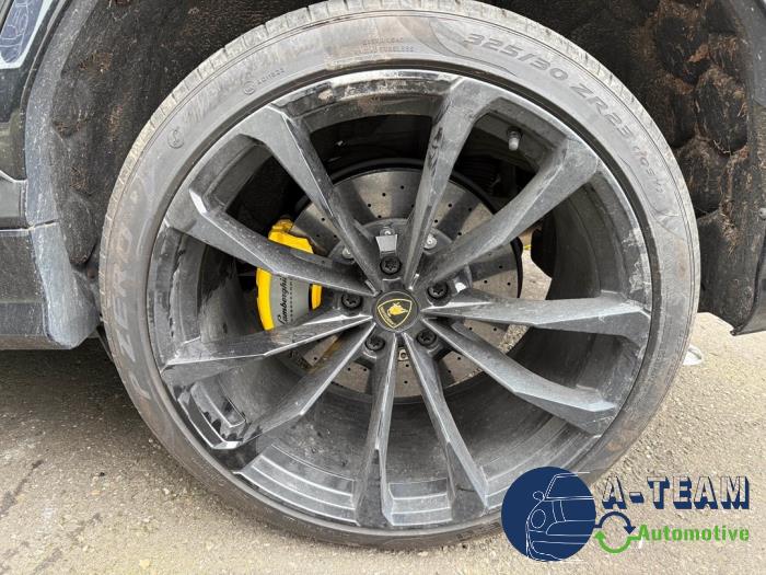 Lamborghini Urus 4.0 V8 Sloopvoertuig (2022, Zwart)